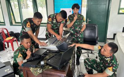 TERAPKAN DAN TINGKATKAN KEMAMPUAN KOMUNIKASI DAN ELEKTRONIKA, TARUNA AKMIL TINGKAT III LAKSANAKAN OJT DI DENKOMLEK DIVIF 2 KOSTRAD