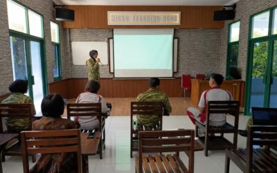 PRODI TEKNIK ELEKTRONIKA PERTAHANAN GELAR MICRO TEACHING UNTUK MENINGKATKAN KOMPETENSI PEDAGOGIK DOSEN